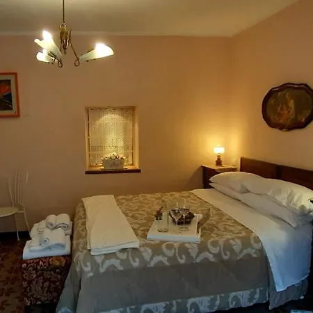 Bed & Breakfast La Casa Del Pittore Di Petralia *