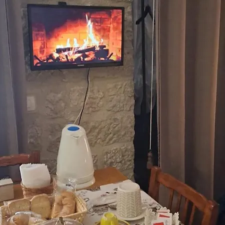La Casa Del Pittore Di Petralia Bed & Breakfast