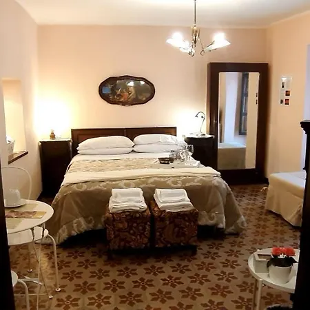 La Casa Del Pittore Di Petralia *