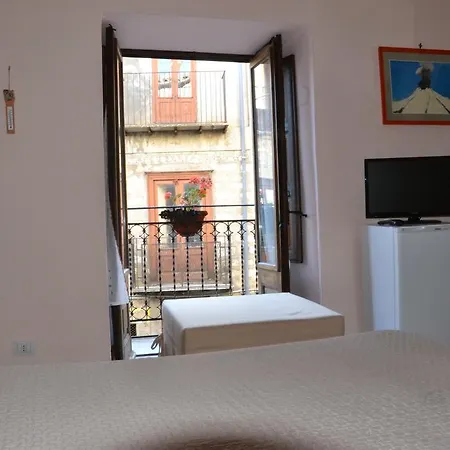 Alojamento de Acomodação e Pequeno-almoço La Casa Del Pittore Di Petralia *