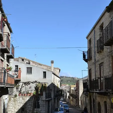 La Casa Del Pittore Di Petralia Petralia Soprana